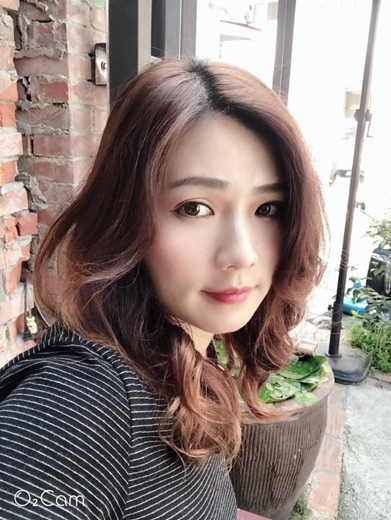 【髮廊】台中豐原燙髮真的太棒啦!設計師超專業細心~走在時尚的尖端~讓你煥然一新!美豔捲髮好漂亮! 台中燙髮