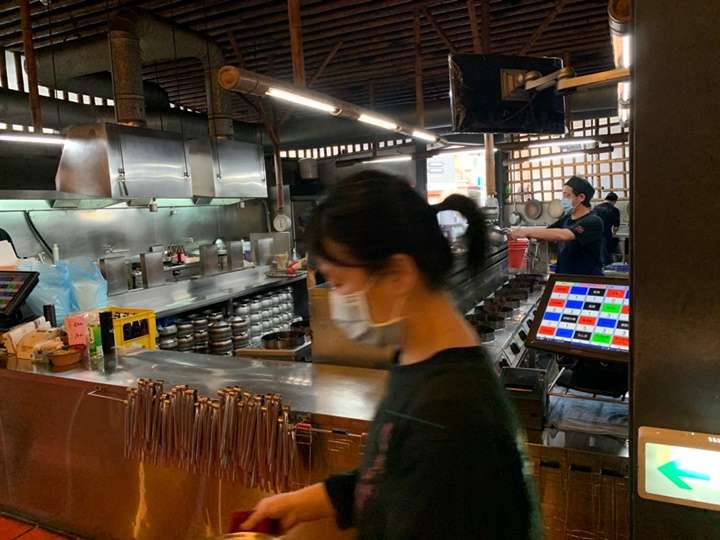 新竹美食-黃金海岸活蝦之家餐廳