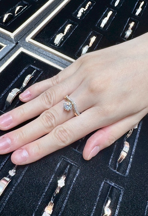 台中結婚鑽戒-晶漾金飾