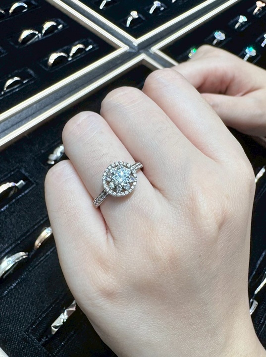 台中結婚鑽戒-晶漾金飾